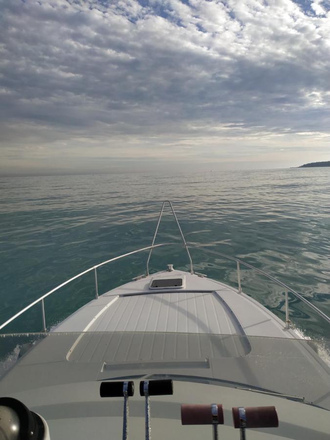 Ferretti 36 ' Bateau à Quai Vieux-Port Cannes Festival La Croisette Extérieur photo