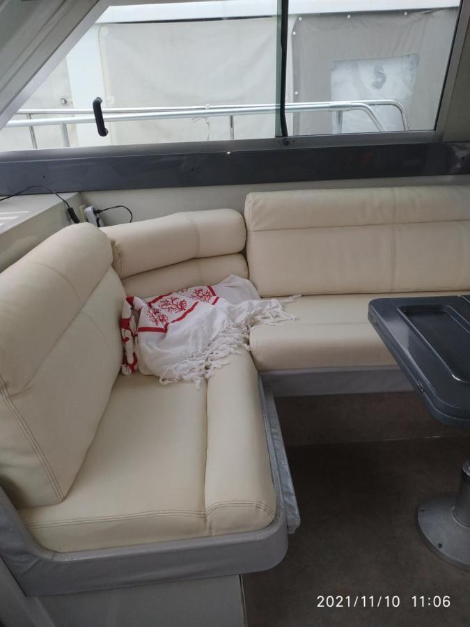 Ferretti 36 ' Bateau à Quai Vieux-Port Cannes Festival La Croisette Extérieur photo