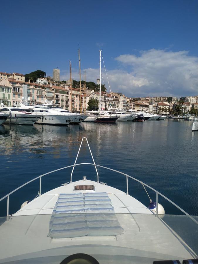 Ferretti 36 ' Bateau à Quai Vieux-Port Cannes Festival La Croisette Extérieur photo