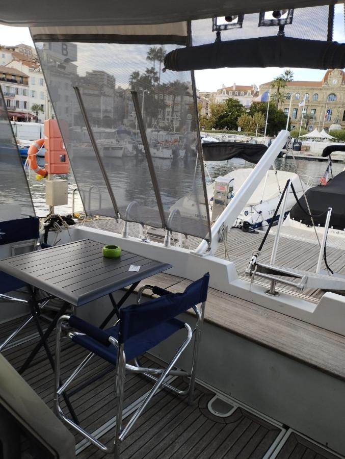 Ferretti 36 ' Bateau à Quai Vieux-Port Cannes Festival La Croisette Extérieur photo