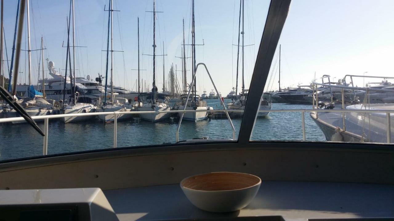 Ferretti 36 ' Bateau à Quai Vieux-Port Cannes Festival La Croisette Extérieur photo