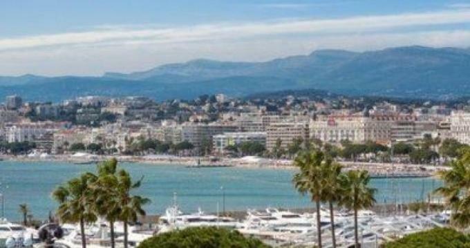 Ferretti 36 ' Bateau à Quai Vieux-Port Cannes Festival La Croisette Extérieur photo